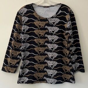 J. McLaughlin Cheetah pattern long sleeve round neck novelty tee Size Large